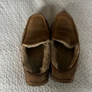Ugg men’s moccasin size 10